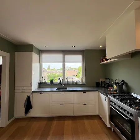 Prachtige, Lichte Met Balkon Apartamento