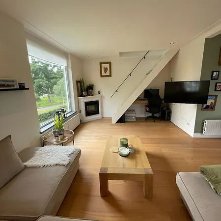 Prachtige, Lichte Met Balkon Apartamento